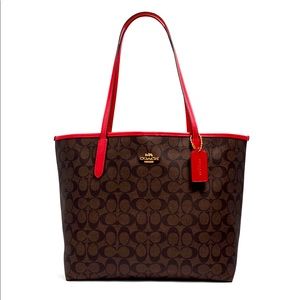 Signature, leather coach tote!